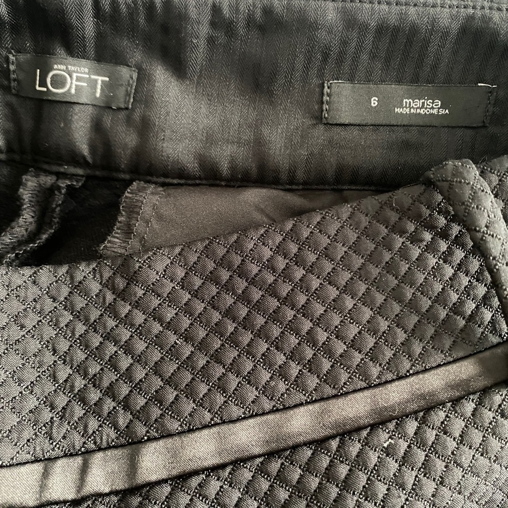 LOFT Marisa black textured tapered pants sz 6 - Picture 5 of 5